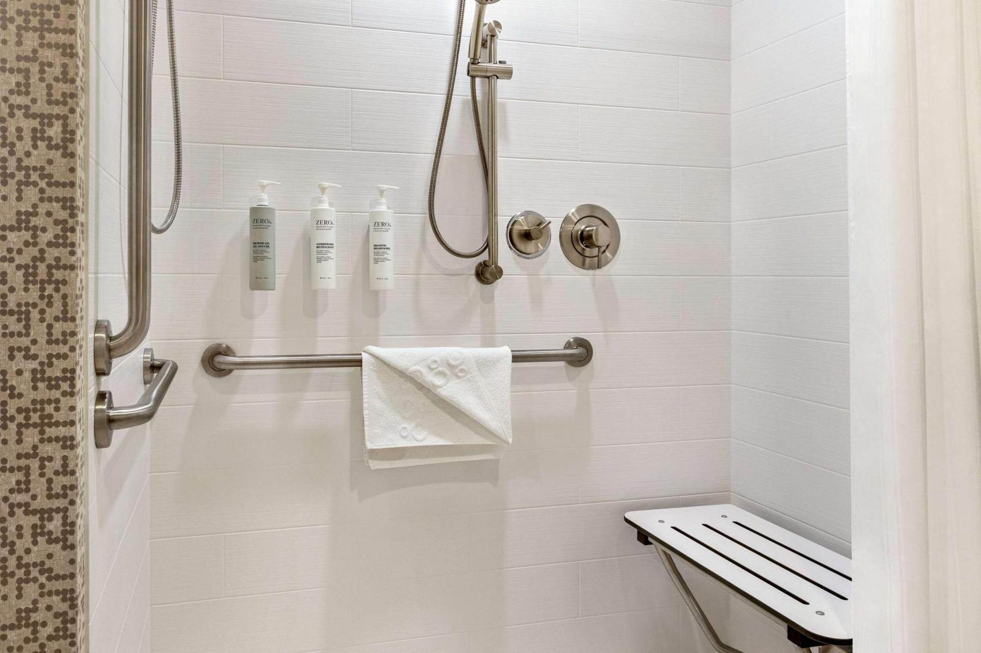 Home2 Suites By Hilton Minneapolis University Area ภายนอก รูปภาพ