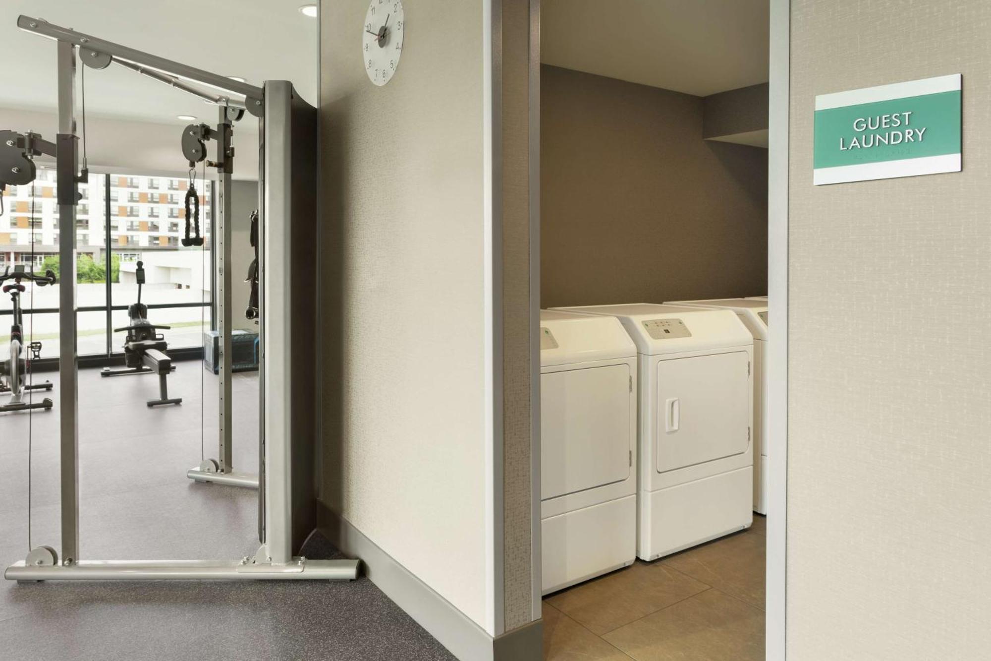 Home2 Suites By Hilton Minneapolis University Area ภายนอก รูปภาพ